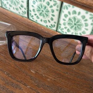 Quay wired bevel black oversized 126 blue light glasses